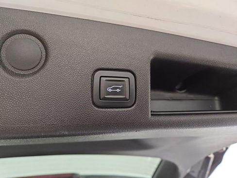 Used 2019 Chevrolet Equinox LT image 32