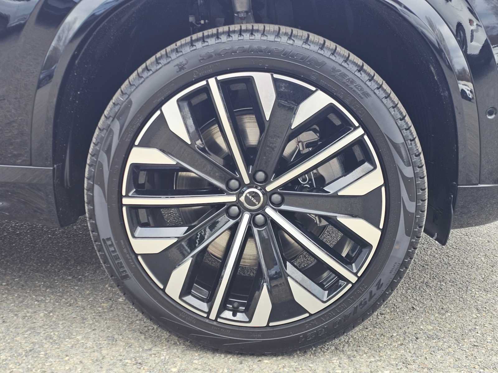 New 2026 Volvo XC90 T8 Plus w/ Protection Package AWD/4WD image 10