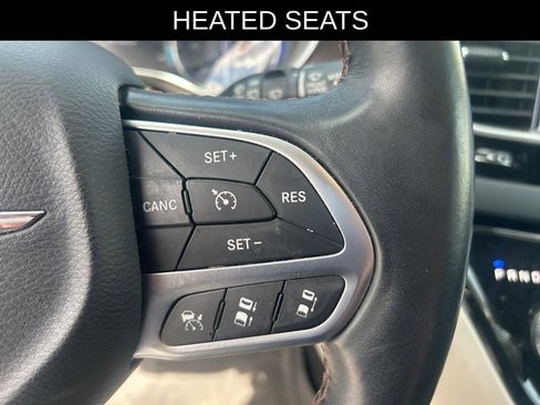 Used 2017 Chrysler Pacifica Touring-L Plus w/ Advanced Safetytec Group FWD image 8