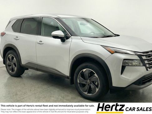 Used 2025 Nissan Rogue SV image 1