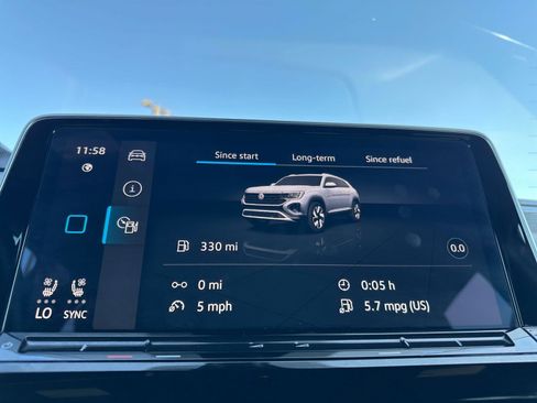 Used 2025 Volkswagen Atlas Cross Sport SE image 20