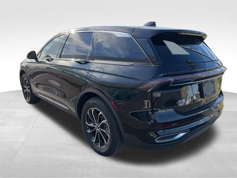 Used 2025 Lincoln Nautilus Premier w/ Equipment Group 102A image 3