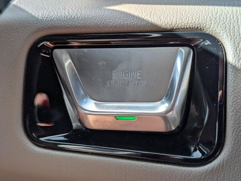 Used 2025 GMC Yukon Denali AWD/4WD image 24