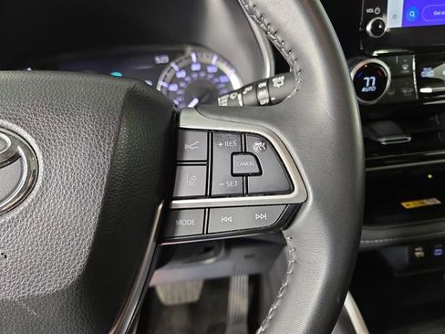 Used 2024 Toyota Highlander XLE image 23