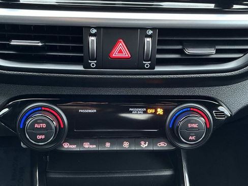 Used 2023 Kia Forte GT-Line image 29