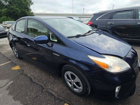 Used 2013 Toyota Prius Four FWD image 2