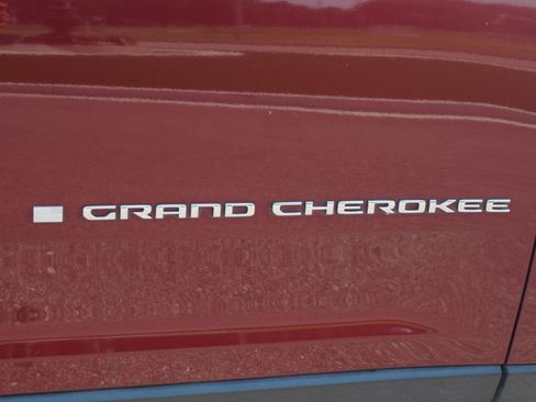 Used 2021 Jeep Grand Cherokee L Limited RWD image 20