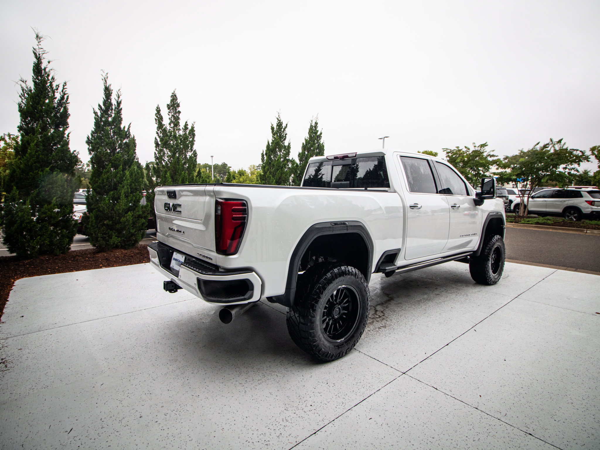 Used 2024 GMC Sierra 2500 Denali Ultimate AWD/4WD image 10