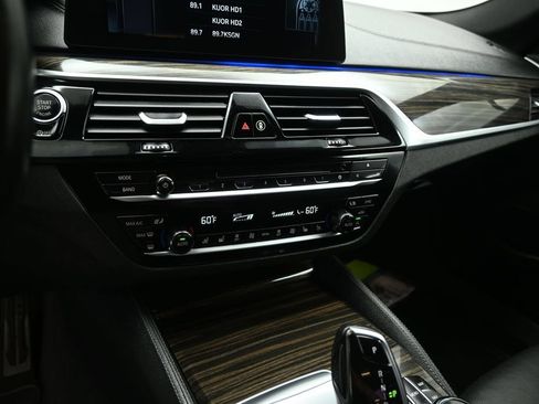 Used 2018 BMW M550i xDrive AWD/4WD image 14