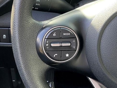 Used 2023 Kia Soul LX w/ LX Technology Package image 23