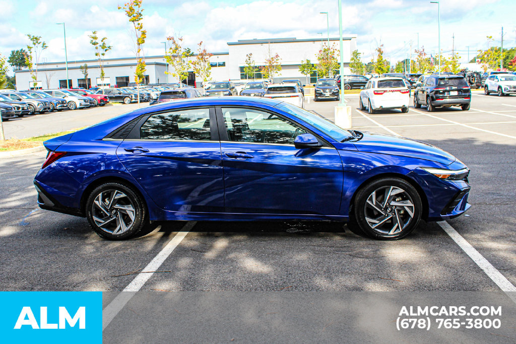 Used 2025 Hyundai Elantra SEL FWD image 8