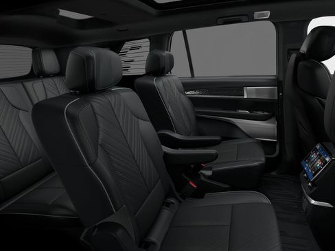 New 2026 Cadillac Vistiq Platinum w/ LPO, Floor Liner Package image 34