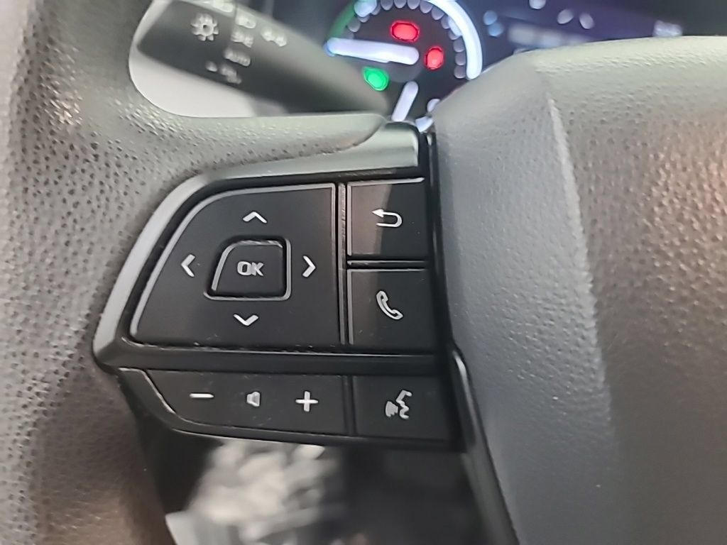 Used 2025 Toyota Sienna LE FWD image 32