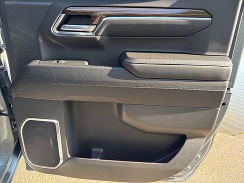 Used 2024 Chevrolet Silverado 1500 LT Trail Boss w/ Convenience Package II image 21