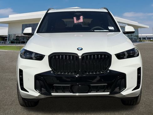 New 2026 BMW X5 sDrive40i image 3