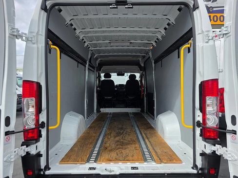 Used 2023 RAM ProMaster 3500 w/ Driver Convenience Group image 11