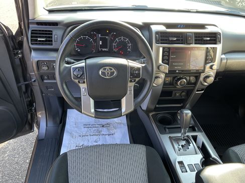 Certified 2021 Toyota 4Runner SR5 AWD/4WD image 12