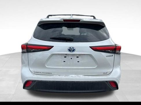 Used 2023 Toyota Highlander Bronze Edition image 5