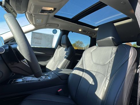 New 2026 INFINITI QX60 Luxe w/ Cargo Package image 8