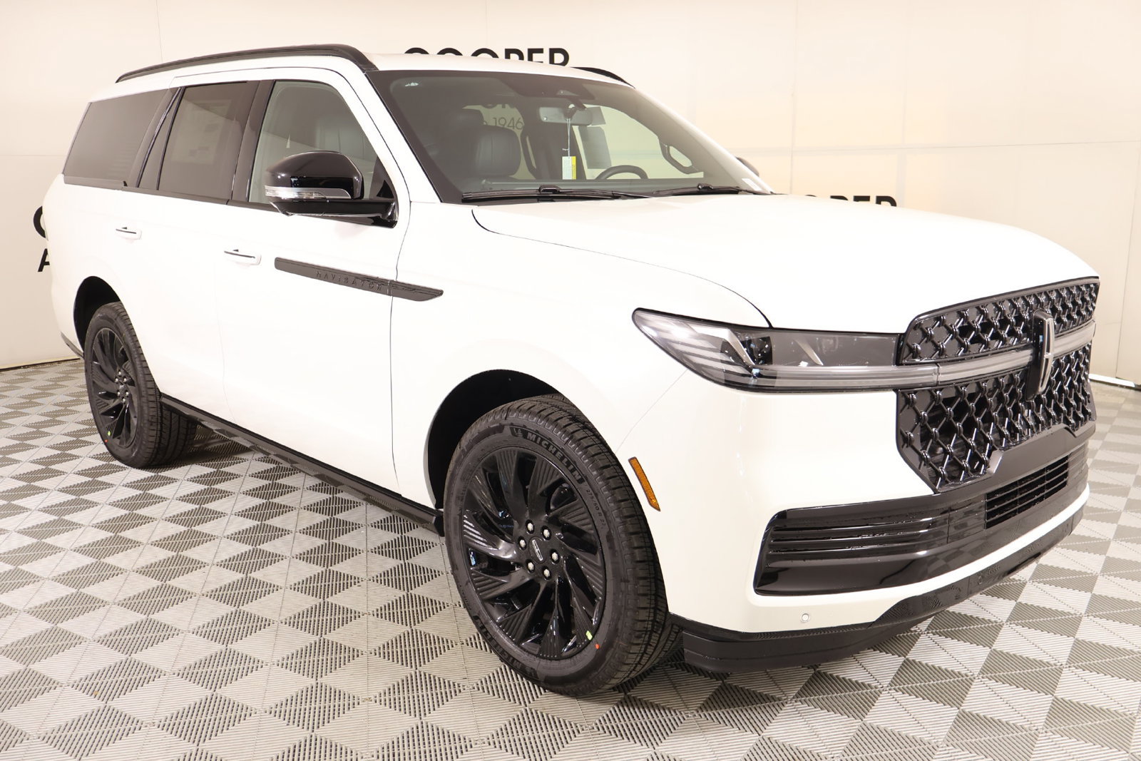 New 2026 Lincoln Navigator Reserve w/ Jet Appearance Package AWD/4WD 360° Tour