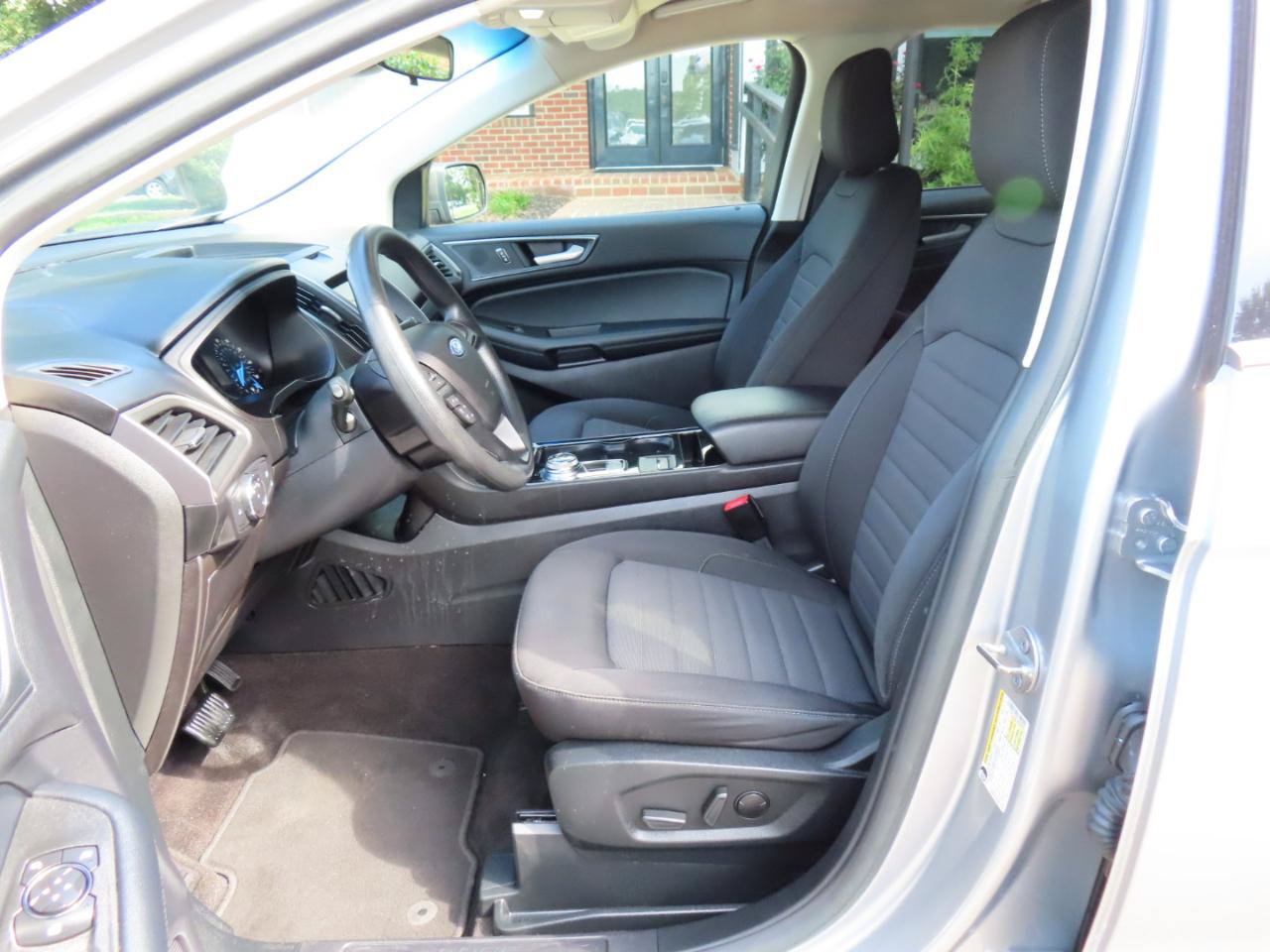 Used 2020 Ford Edge SE FWD image 15