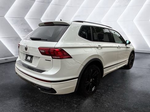 Certified 2024 Volkswagen Tiguan SE R-Line AWD/4WD image 4