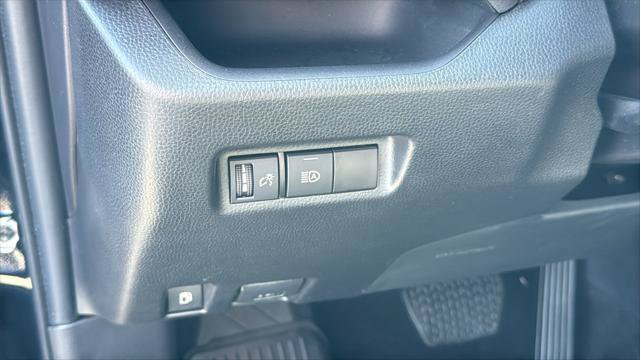 Certified 2022 Toyota RAV4 LE AWD/4WD image 16