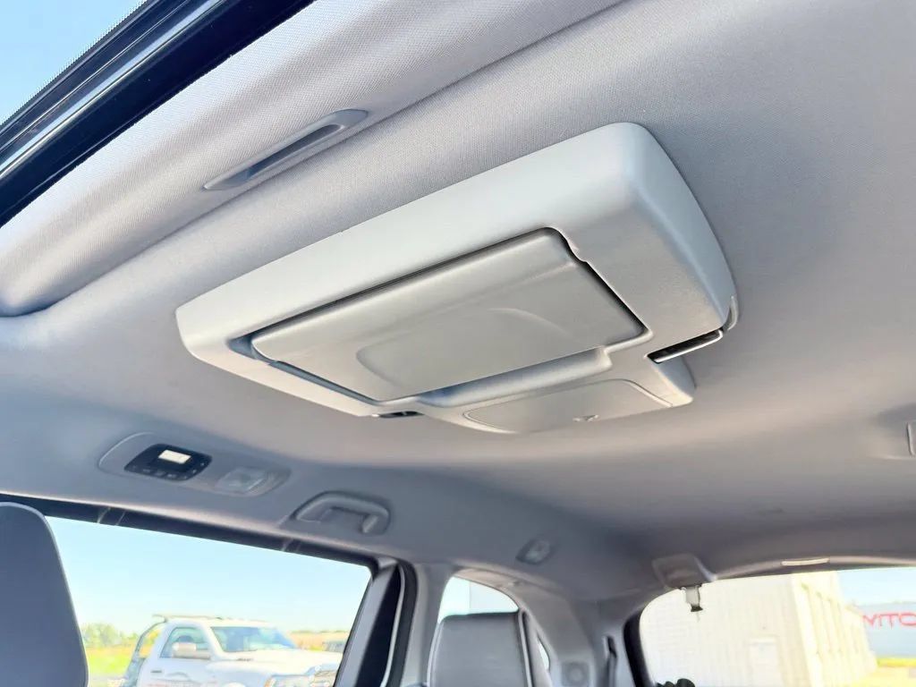 Used 2022 Honda Odyssey Elite image 17