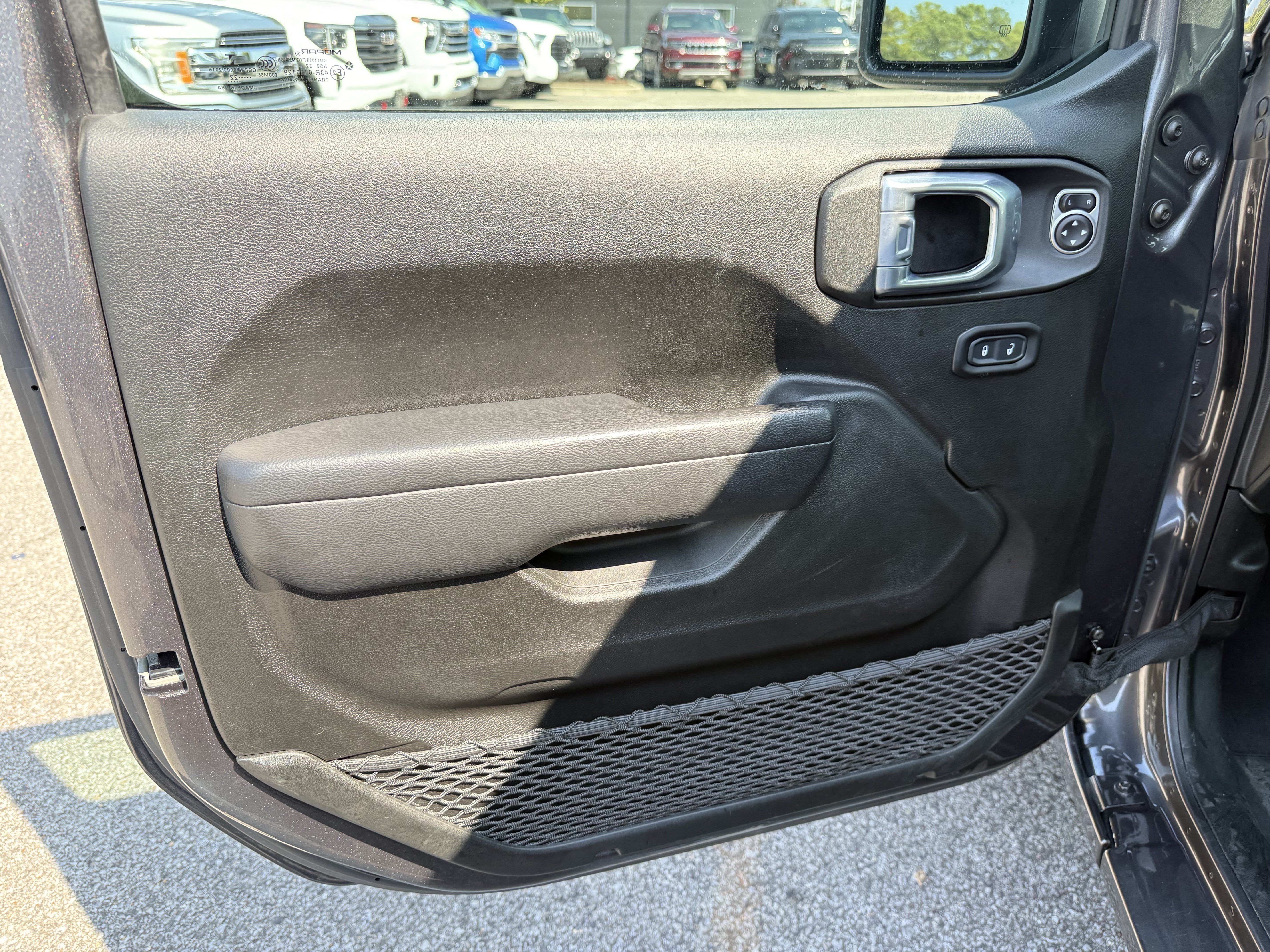 Used 2022 Jeep Wrangler Unlimited Sport AWD/4WD image 14
