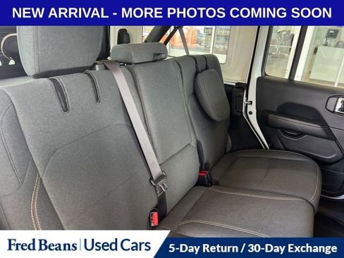 Used 2025 Jeep Wrangler Unlimited Sahara image 7