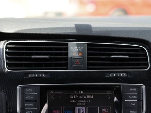 Used 2015 Volkswagen GTI S image 38