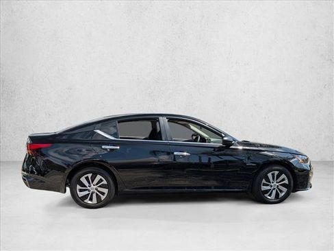 Certified 2025 Nissan Altima 2.5 S image 4