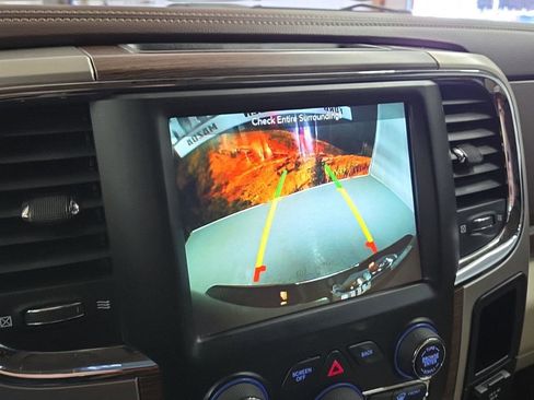 Used 2018 RAM 1500 Laramie image 10