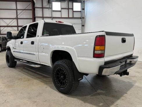 Used 2006 GMC Sierra 2500 SLE w/ Onstar Plus Package AWD/4WD image 11