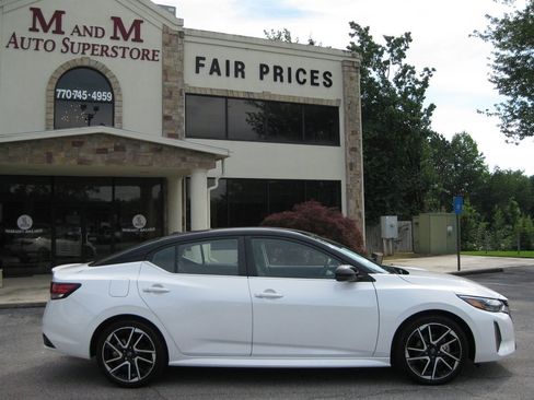 Used 2025 Nissan Sentra SR FWD image 9