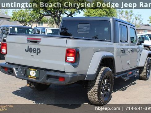 Used 2021 Jeep Gladiator Willys image 5