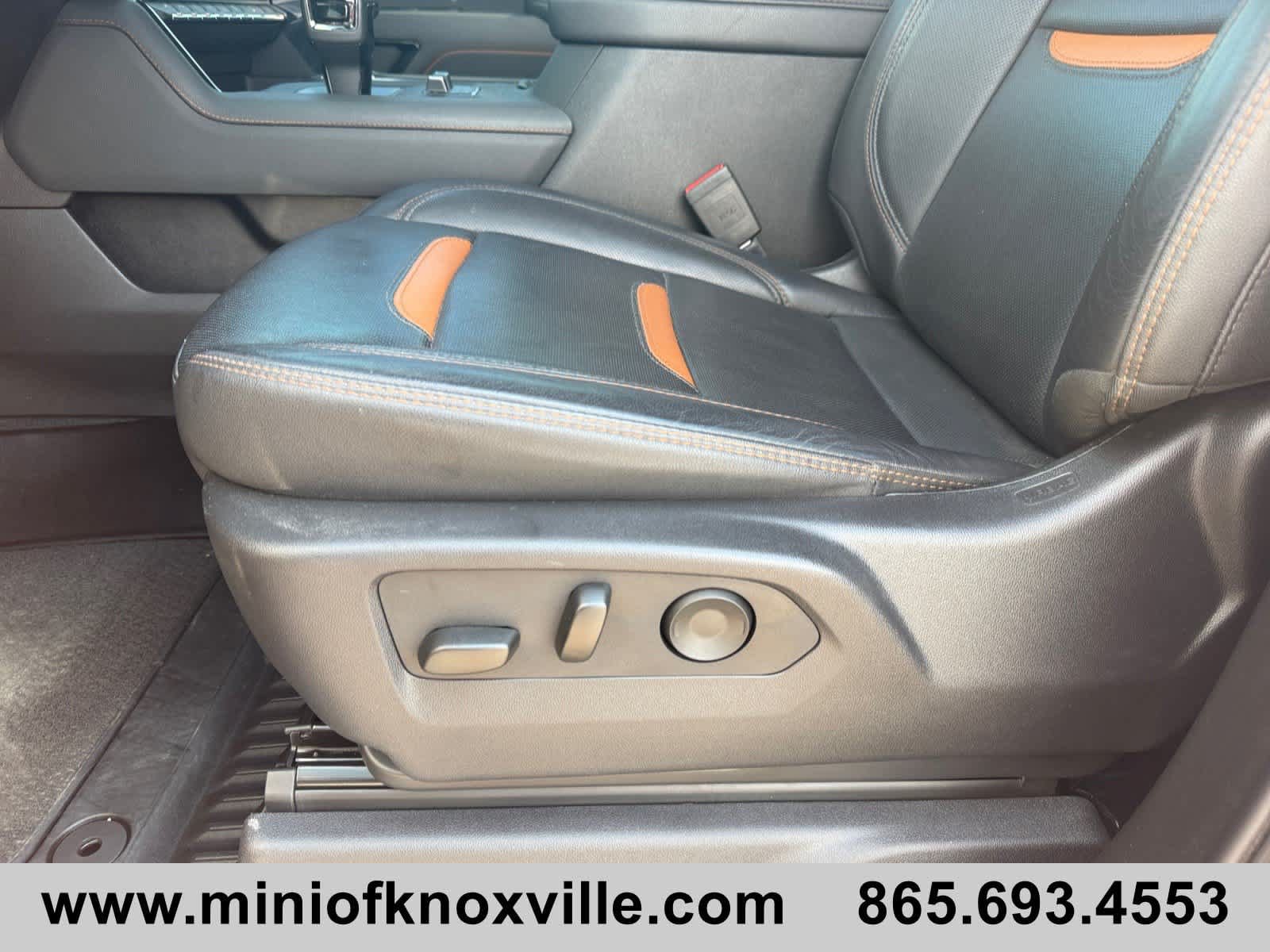 Used 2025 GMC Sierra 1500 AT4 w/ AT4 Premium Package AWD/4WD image 13