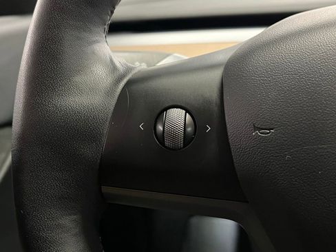 Used 2022 Tesla Model Y Performance image 21