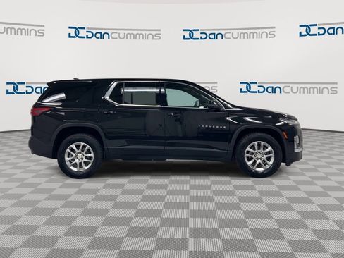 Used 2023 Chevrolet Traverse LS FWD image 9