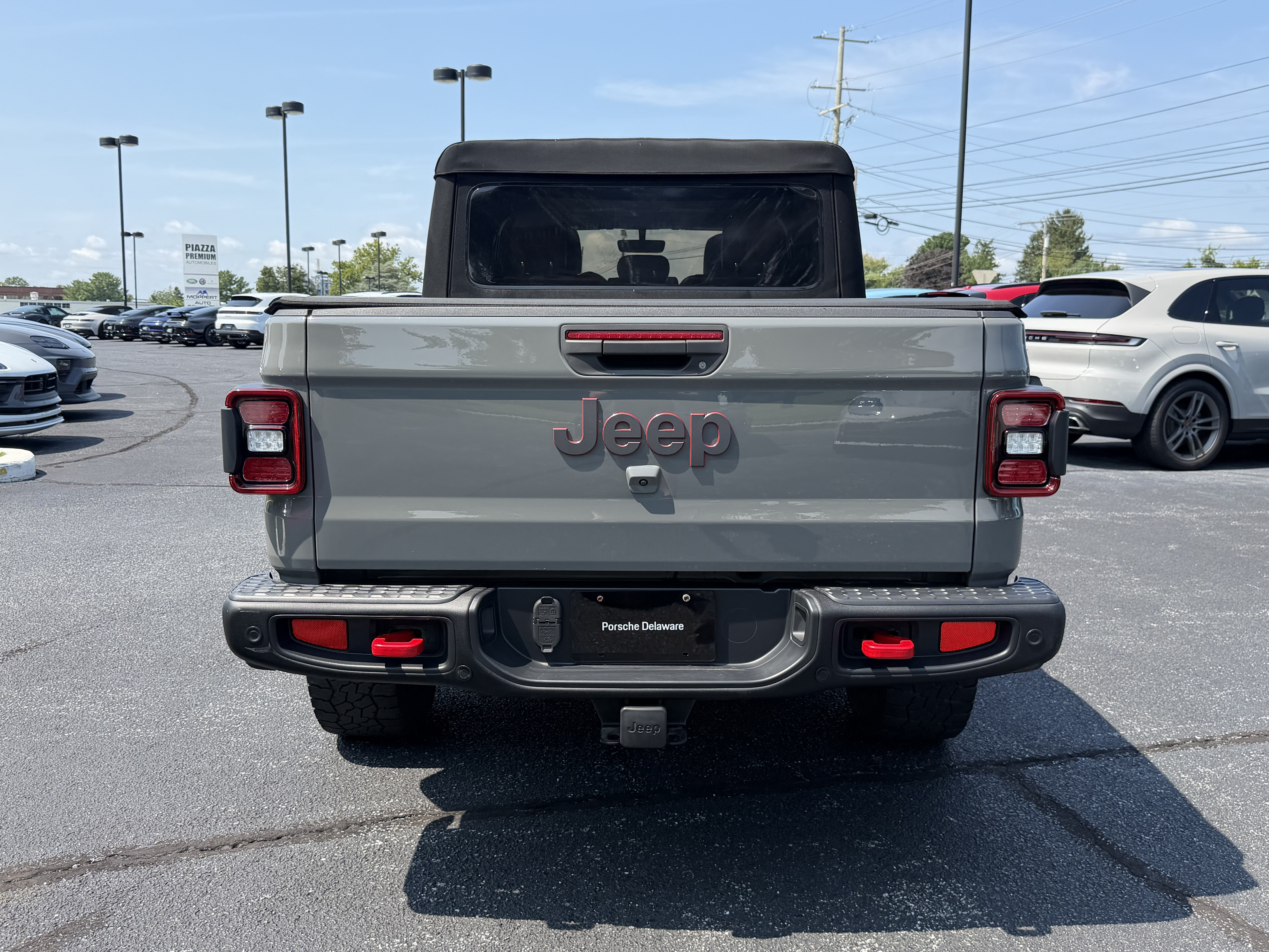 Used 2022 Jeep Gladiator Rubicon w/ LED Lighting Group AWD/4WD image 13