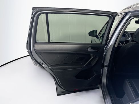 Used 2024 Volkswagen Tiguan SE FWD image 27