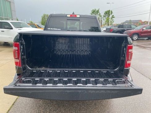 Used 2022 RAM 1500 Laramie AWD/4WD image 30