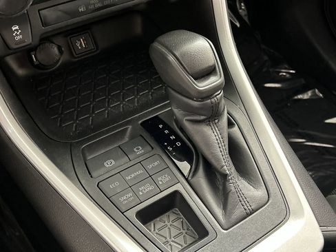 Used 2024 Toyota RAV4 LE image 15