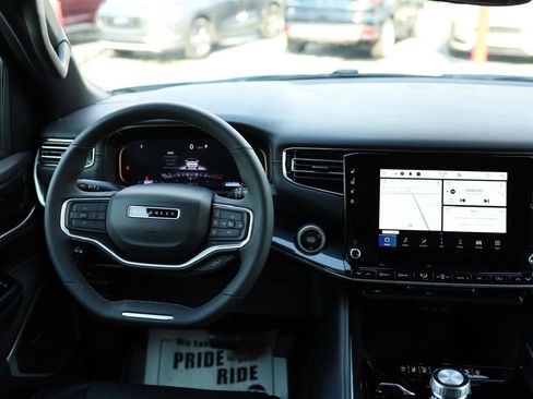 Used 2022 Jeep Wagoneer Series I w/ Convenience Group I AWD/4WD image 34
