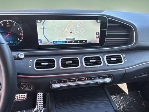 Used 2022 Mercedes-Benz GLS 450 4MATIC image 26