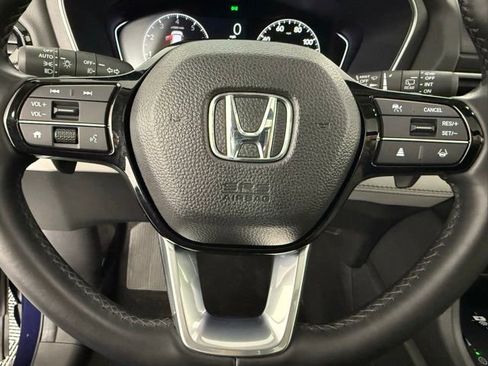 Used 2023 Honda Pilot Touring image 18