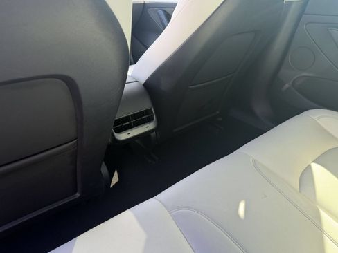 Used 2022 Tesla Model 3 Long Range AWD/4WD image 30