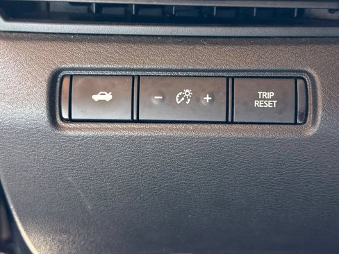 Used 2024 Nissan Altima 2.5 SV FWD image 35