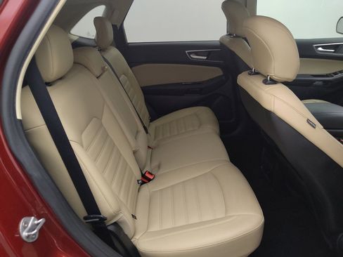 Used 2019 Ford Edge SEL w/ Equipment Group 201A FWD image 19