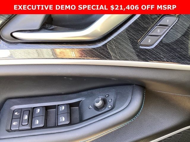 New 2023 Jeep Grand Cherokee Trailhawk w/ Advanced Protech Group II AWD/4WD image 5